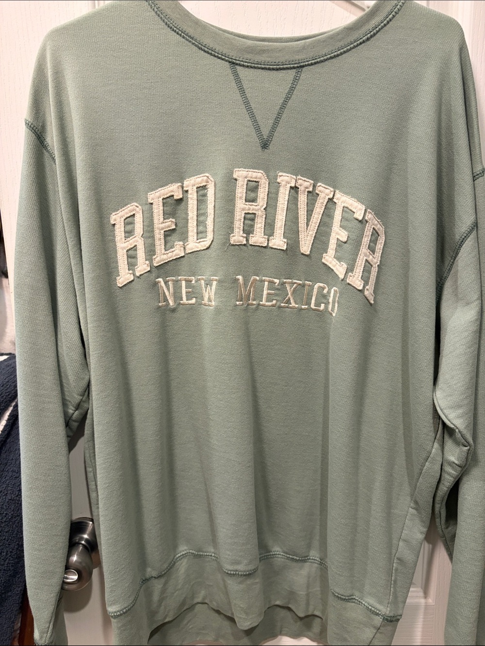Red River New Mexico Men's Sage Green Crewneck Sweatshirt large